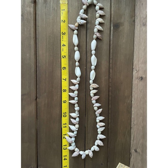 Vintage Shell Lei - Necklace - Rare LARGE Shells - 30” - Picture 5 of 8